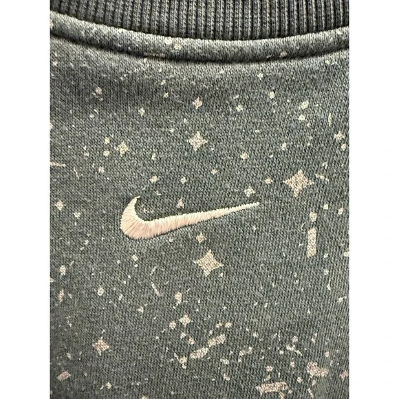 Nike Kids Green Silver Metallic Star Fleck Cropped Crewneck Sweatshirt Medium M - Picture 2 of 9